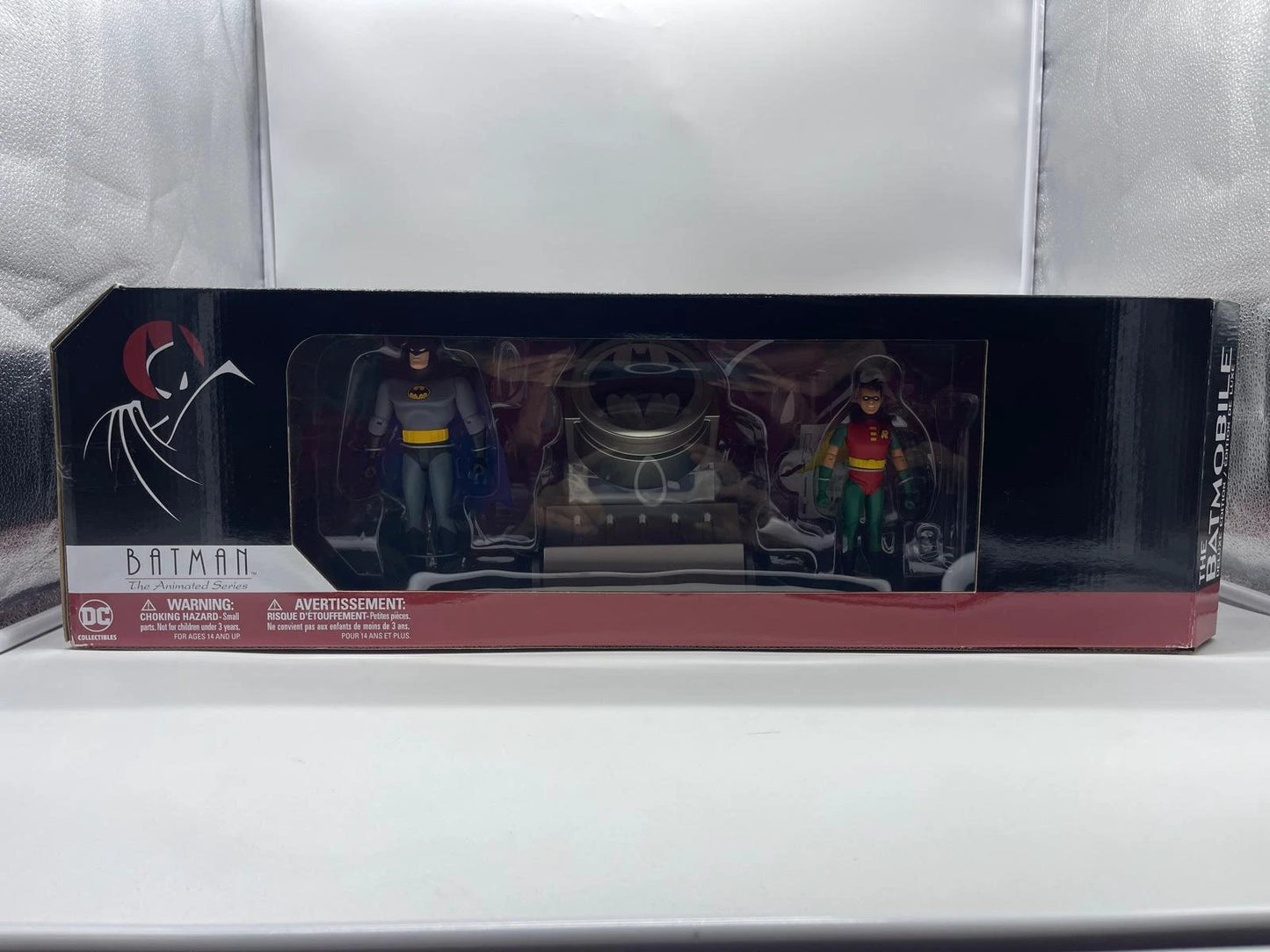 DC COLLECTIBLES: BATMAN THE ANIMATED SERIES-THE BATMOBILE DELUXE EDITION "NUEVO" - Kimera y Foley Shop