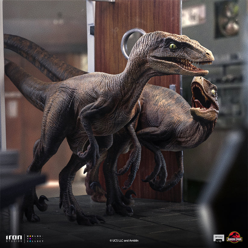 Raptors at the Kitchen's Door Jurassic Park Art Scale 1/10
