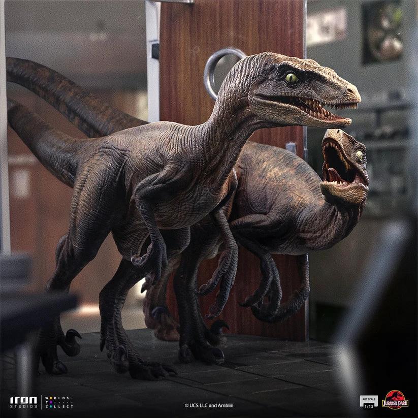 Raptors at the Kitchen's Door Jurassic Park Art Scale 1/10 by IRON STUDIOS