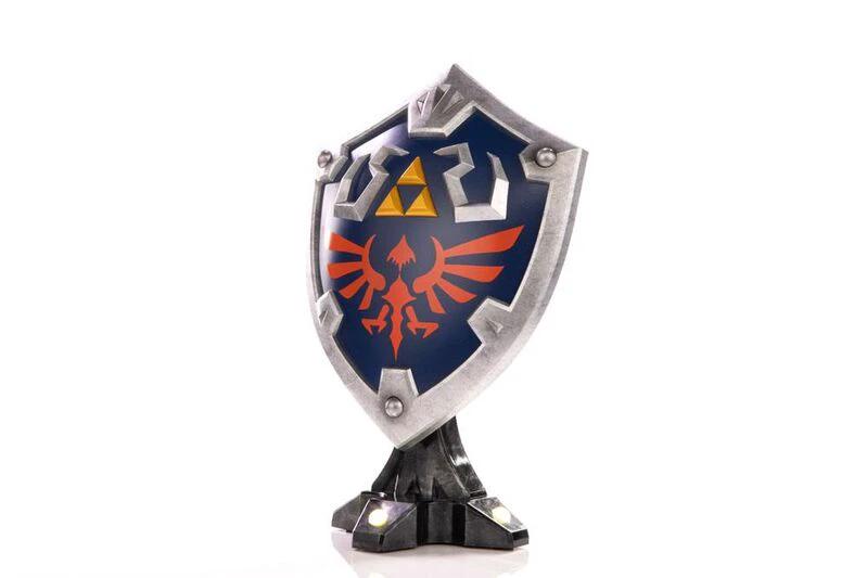 The Legend of Zelda Breath of the Wild Estatua PVC Hylian Shield Collector's Edition 29 cm by FIRST 4 FIGURES