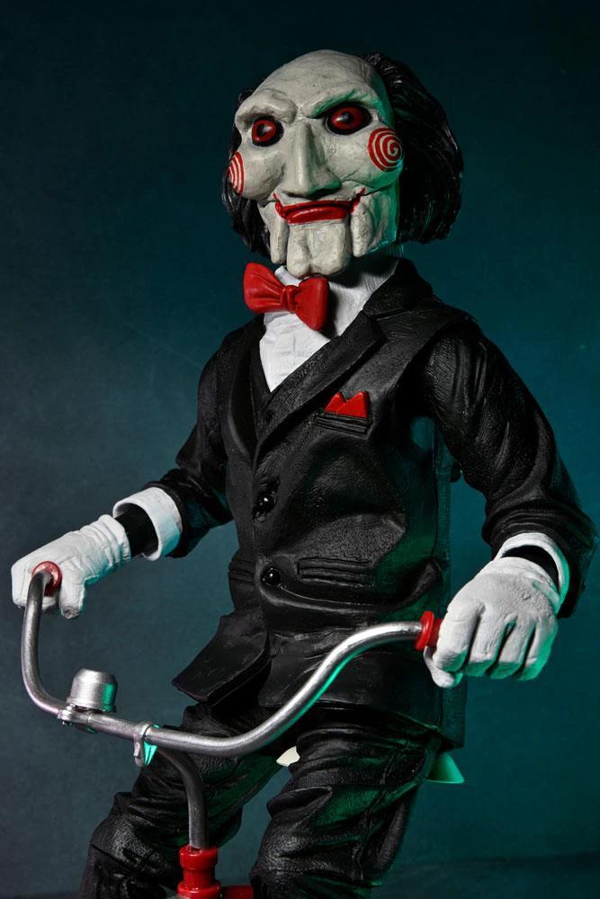 Saw Figura con sonido Billy con Triciclo 30 cm by NECA