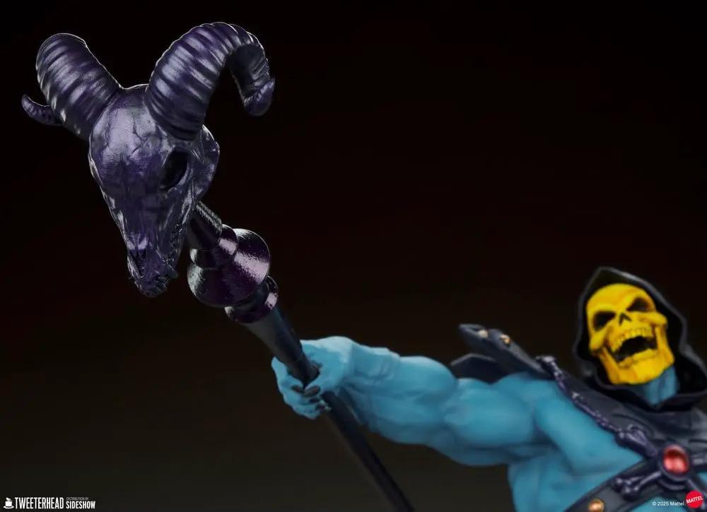 1/4 scale Skeletor & Panthor statue by Tweeterhead, 81 cm, blue figure with yellow skull face and purple staff