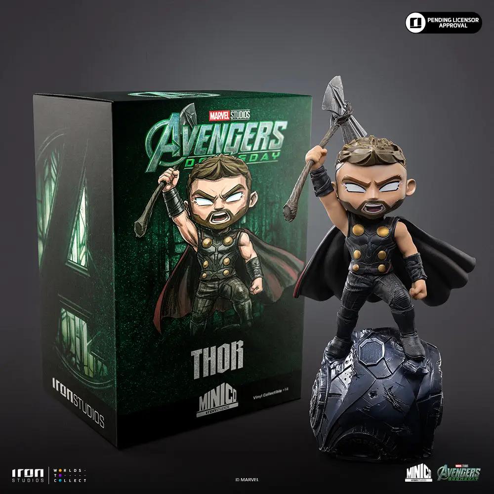 Statue Thor Minico by Iron Studios from Avengers: Doomsday; black armored figure with cape, hammer, on a rocky base.