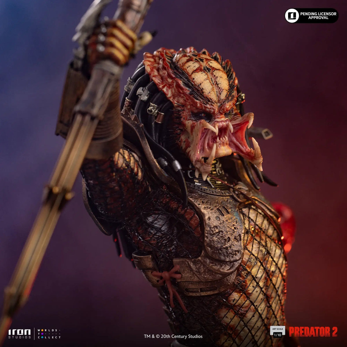 Statue Predator City Hunter from Predator 2 by Iron Studios, 1/10 scale, detailed bloodied armor.