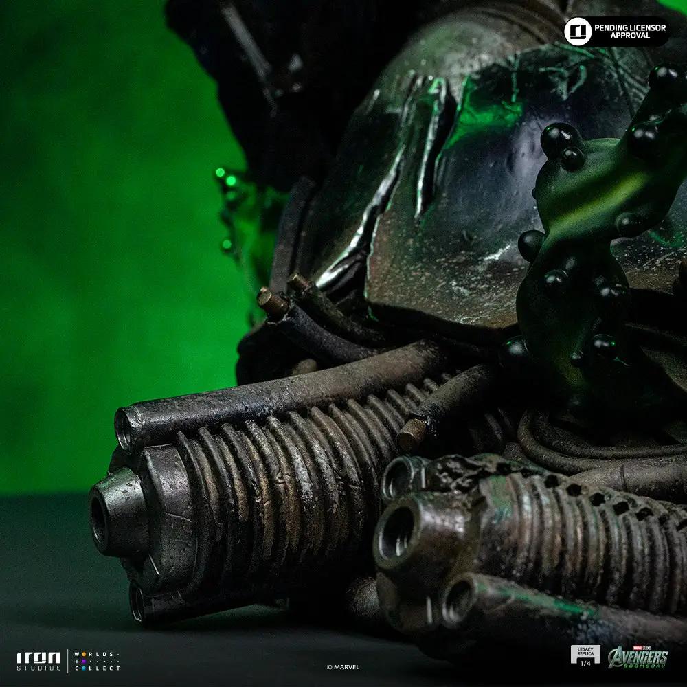 Statue Doctor Doom by Iron Studios, Avengers: Doomsday Legacy Replica 1/4 scale on rusted machinery base