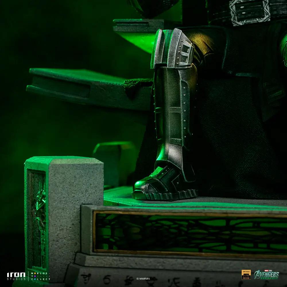 Statue Doctor Doom on Throne - Avengers: Doomsday, Iron Studios 1/10 scale, dark metallic armor