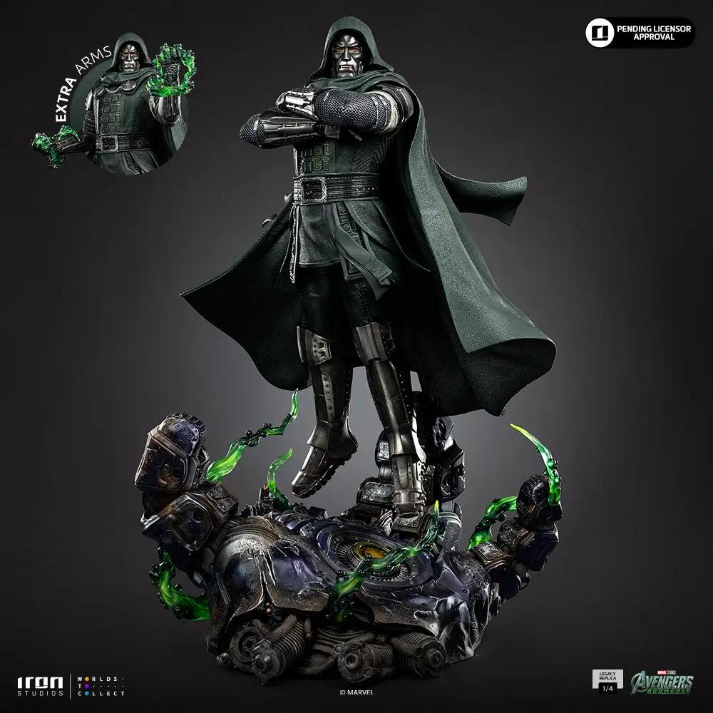 Statue Doctor Doom by Iron Studios, 1/4 scale Legacy Replica from Avengers: Doomsday, cape and green energy effects.