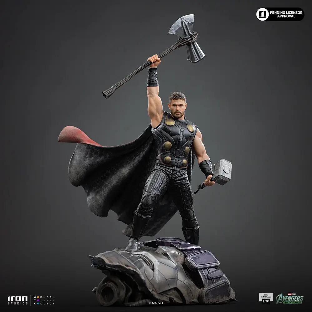 Statue Thor from Avengers: Doomsday by Iron Studios, BDS Art Scale 1/10, Thor raises Mjolnir atop a damaged base