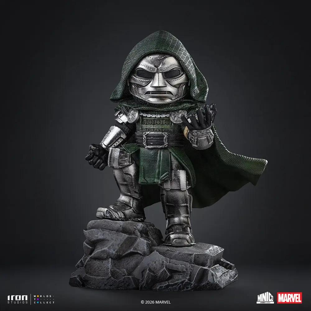 Statue Doctor Doom Minico by Iron Studios; green cloak, silver armor on rocky base