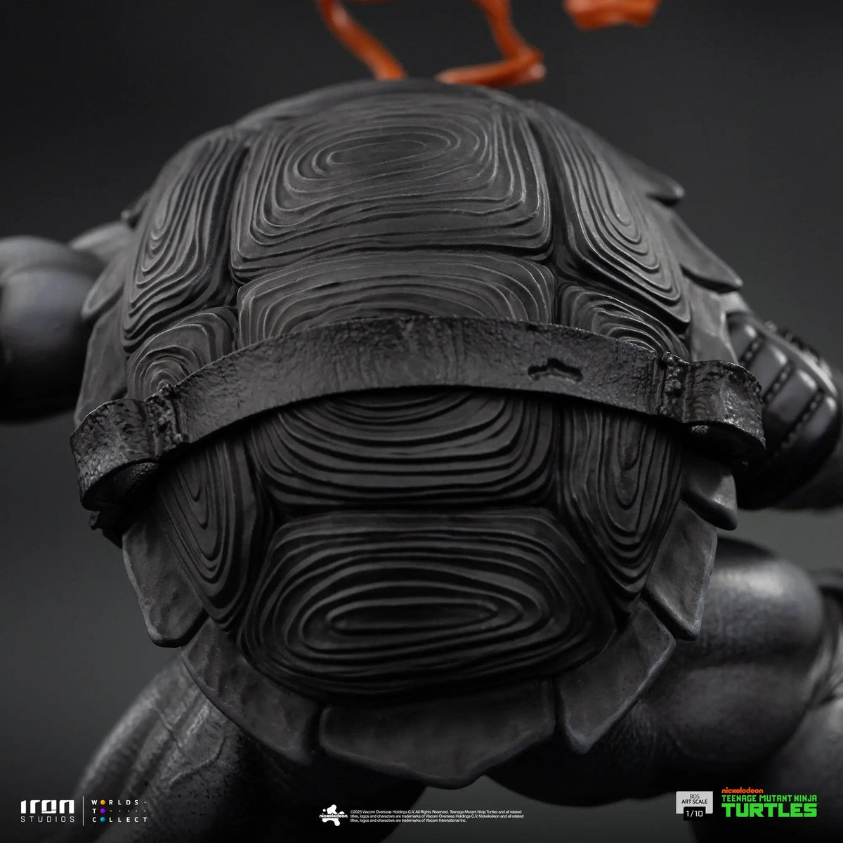 Statue of Michelangelo TMNT, black and white variant, Iron Studios BDS Art Scale 1/10.