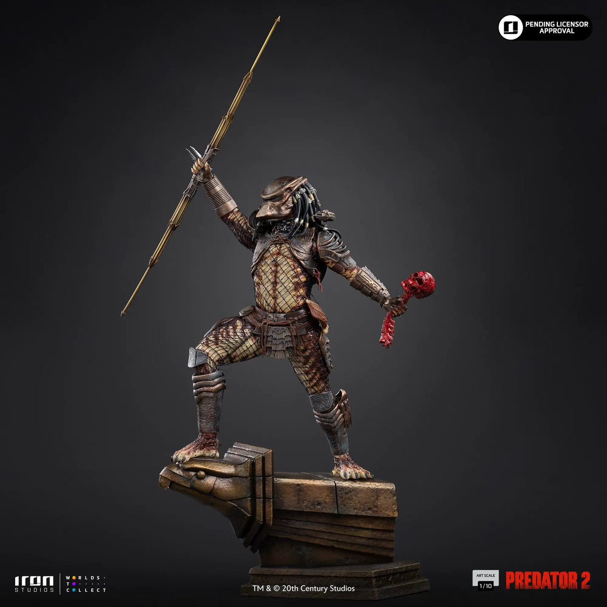 Statue Predator City Hunter from Predator 2 by Iron Studios, bronze-toned armor, 1/10 scale.
