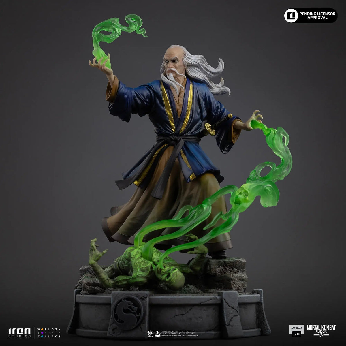 Statue Shang Tsung Mortal Kombat, Iron Studios Art Scale 1/10; blue robe with gold trim, white hair, green energy