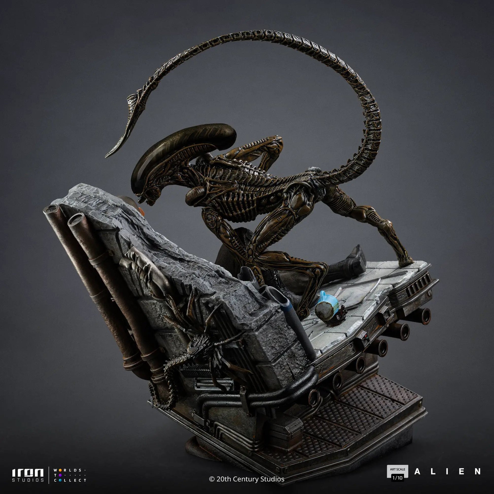 Pre-Order - Statue Ellen Ripley and Dog Alien - Alien 3 - Art Scale 1/10 - Iron Studios