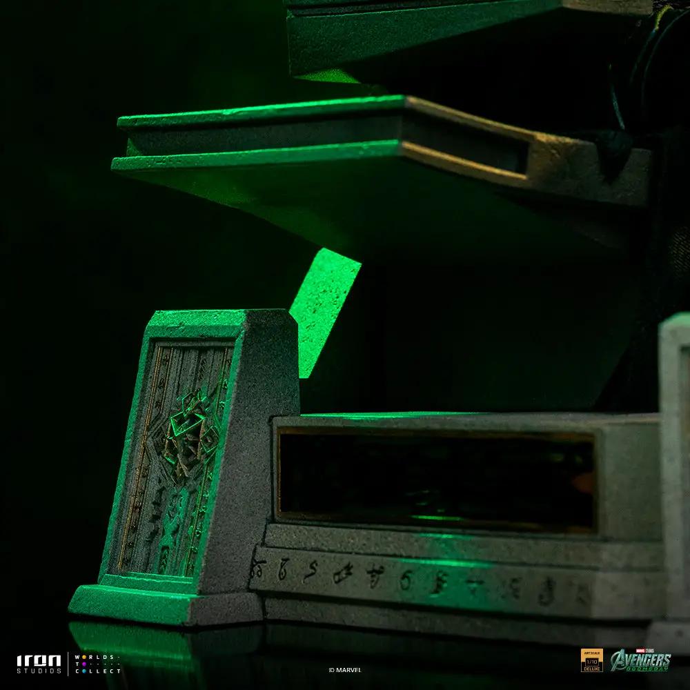 Statue Doctor Doom on Throne, Avengers: Doomsday, Iron Studios 1/10 scale, green-lit display base