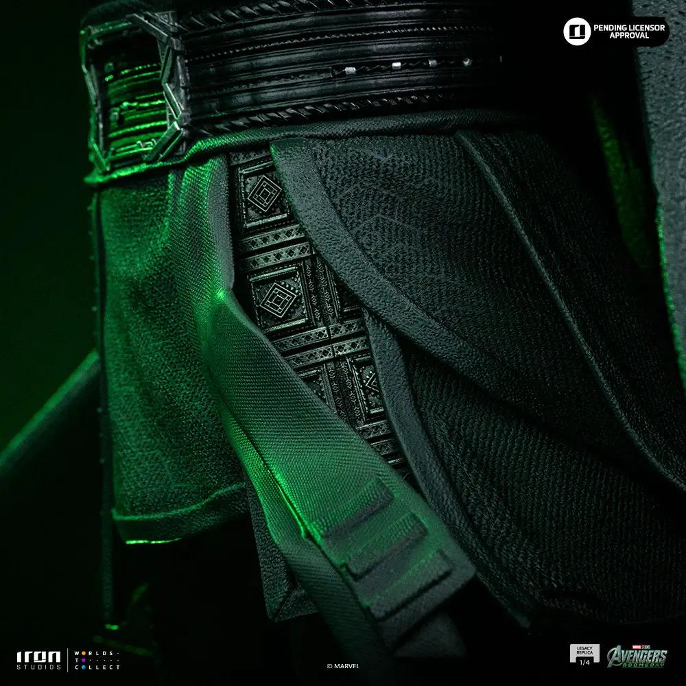 Statue Doctor Doom in Avengers: Doomsday, black armor with green lighting, Iron Studios 1/4-scale Legacy Replica