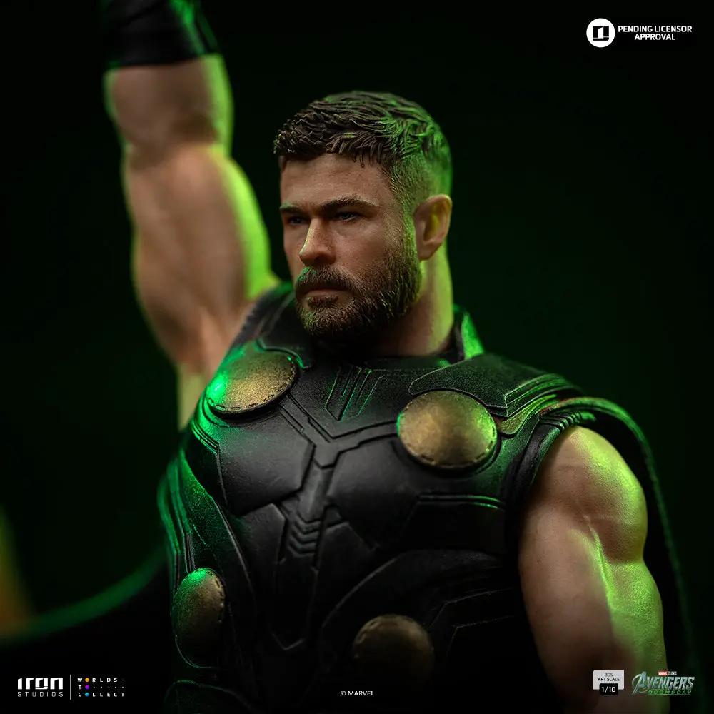 Statue Thor by Iron Studios, Avengers: Doomsday, BDS Art Scale 1/10; black armor with gold discs.