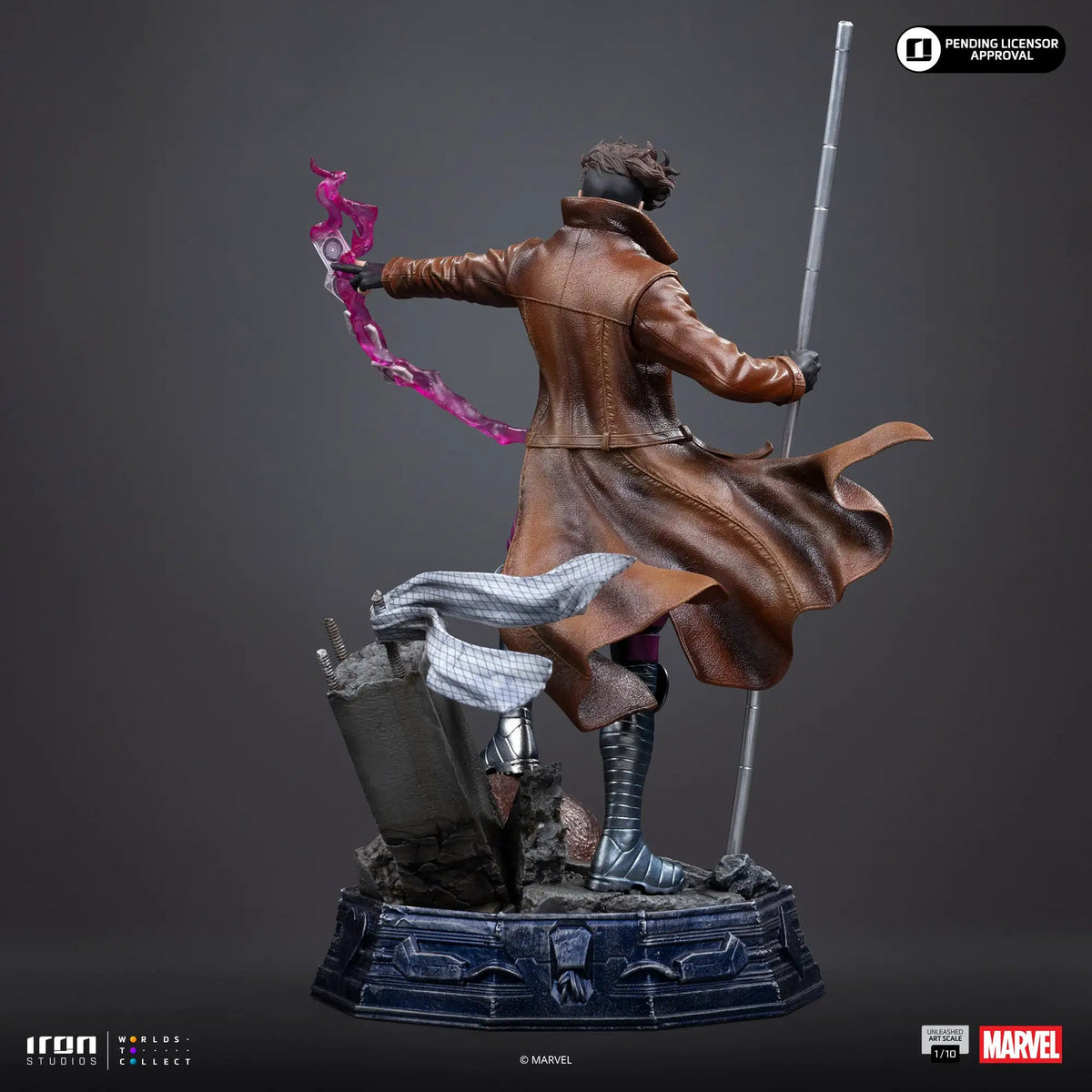 Statue Gambit Unleashed X-Men 1/10 scale by Iron Studios, brown trench coat with pink energy effect