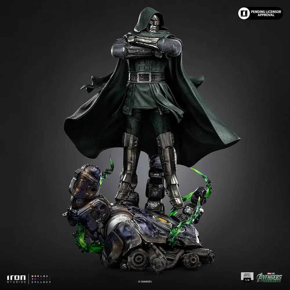 Statue Doctor Doom from Avengers: Doomsday, 1/4 scale Legacy Replica by Iron Studios, standing over a defeated mech with green energy.