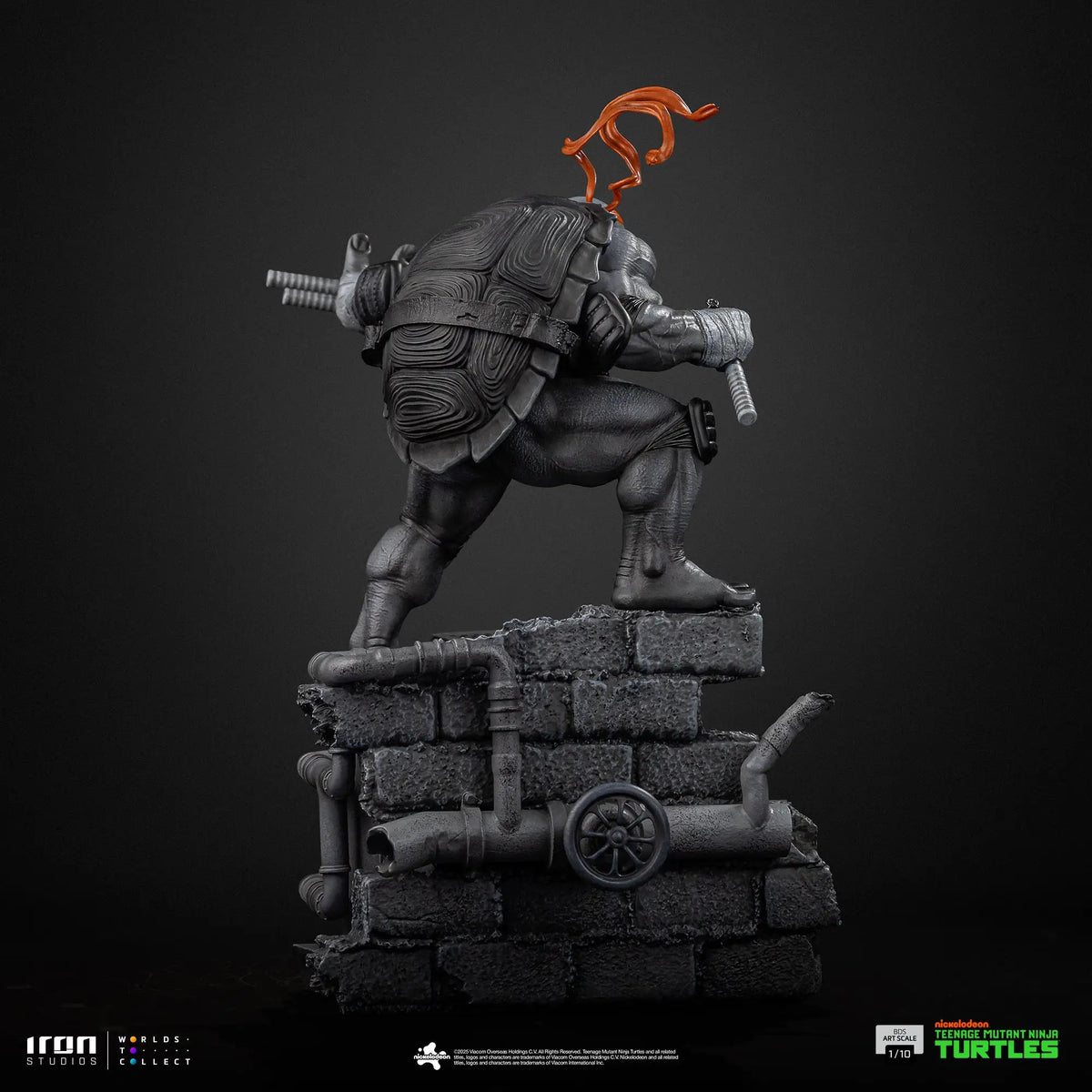 Michelangelo TMNT statue, Black and White Variant by Iron Studios, 1/10 scale, diorama base with pipes and rugged brick platform