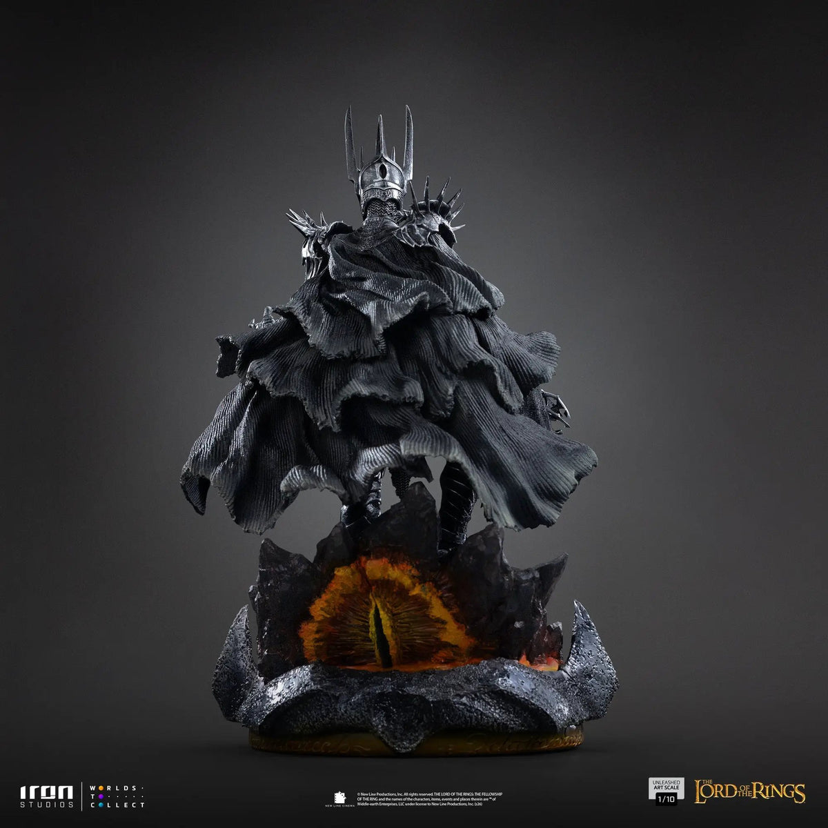 Statue Sauron Unleashed by Iron Studios, The Lord of the Rings, Art Scale 1/10, dark metallic armor with flowing cloak.