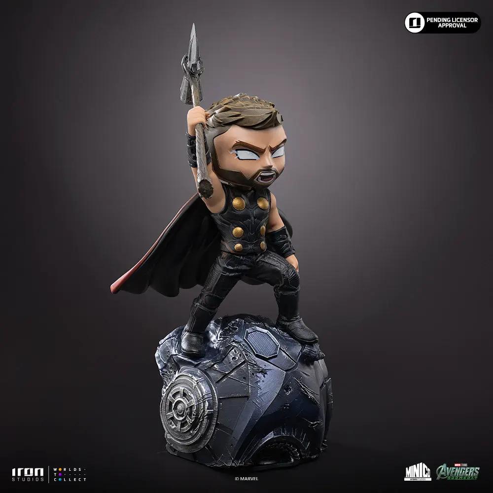 Statue Thor Minico by Iron Studios; Avengers: Doomsday, black armored figure with cape, raised spear on rocky base