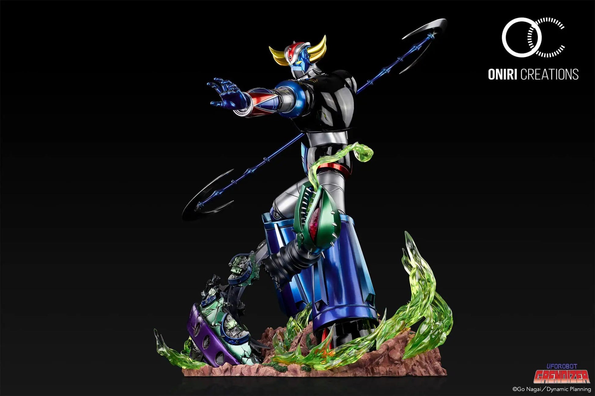 UFO Robot Grendizer premium statue by ONIRI CREATIONS; metallic blue armor with red accents and gold horns.