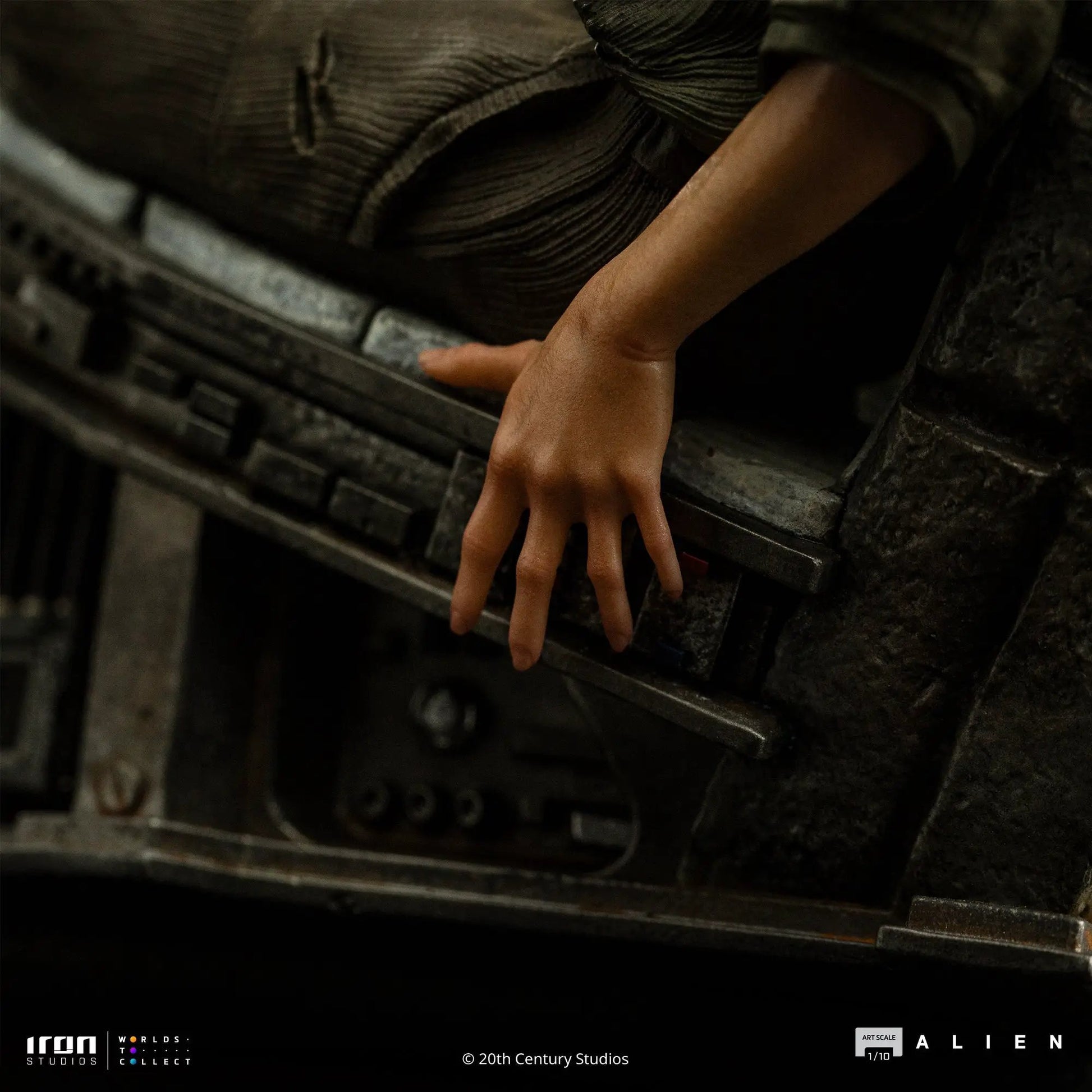 Pre-Order - Statue Ellen Ripley and Dog Alien - Alien 3 - Art Scale 1/10 - Iron Studios
