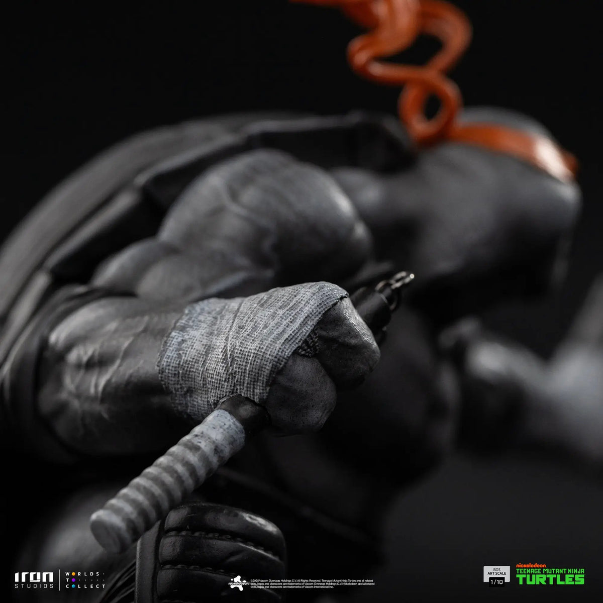 Statue Michelangelo (Black and White Variant) from Teenage Mutant Ninja Turtles, Iron Studios, BDS Art Scale 1/10