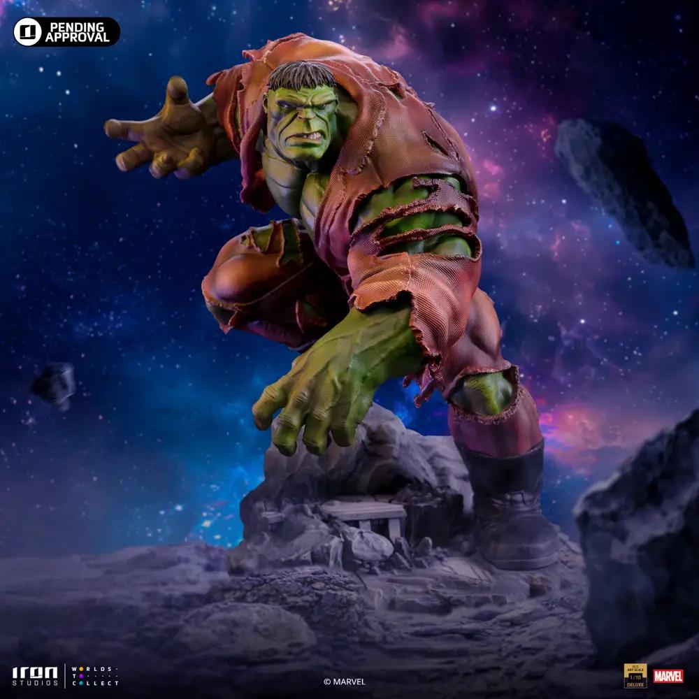 Statue Hulk Deluxe diorama figure by Iron Studios, 1/10 scale, green Hulk in torn orange clothes on rocky base.