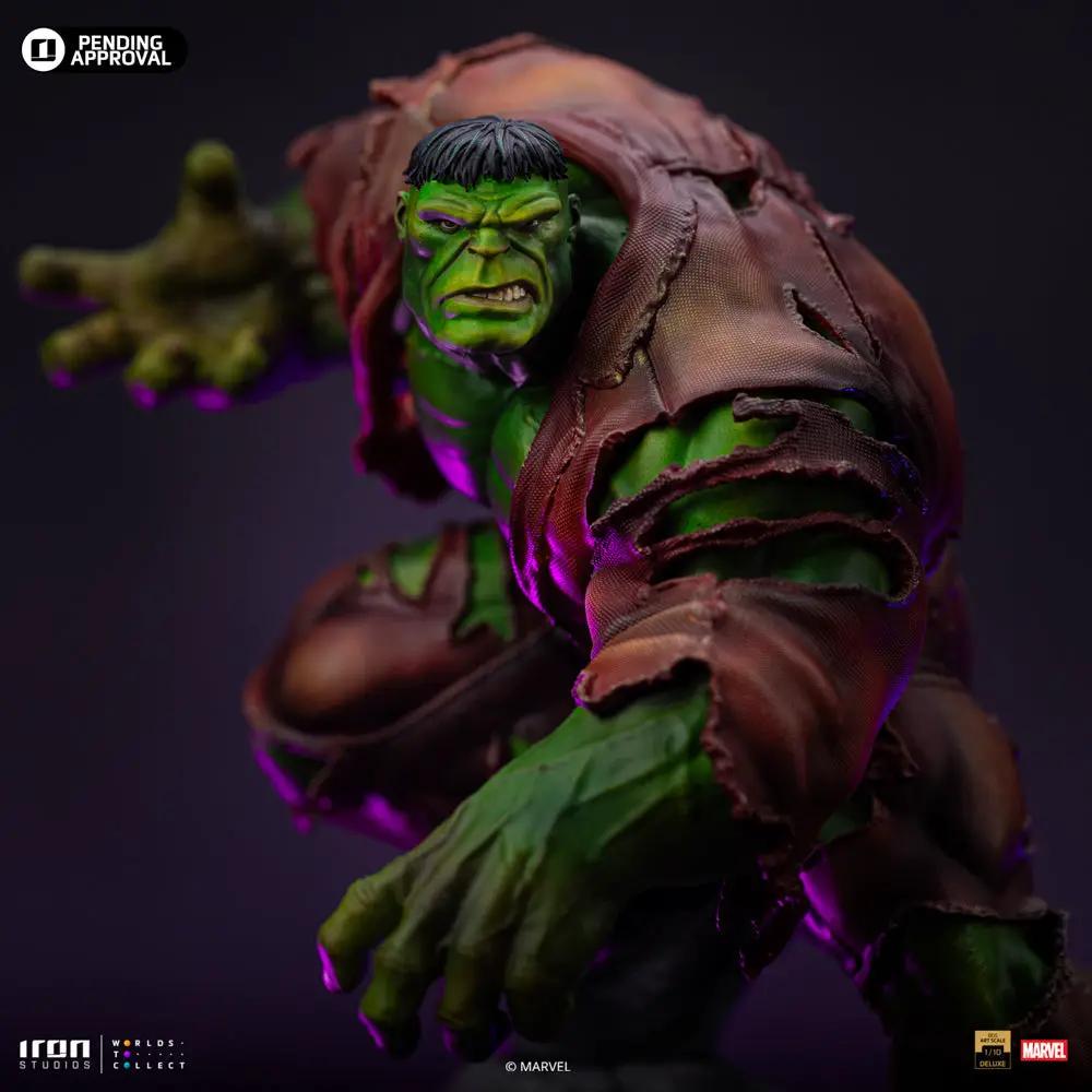 Statue Hulk Deluxe by IRON STUDIOS, 1/10 scale, green Hulk with torn purple shirt