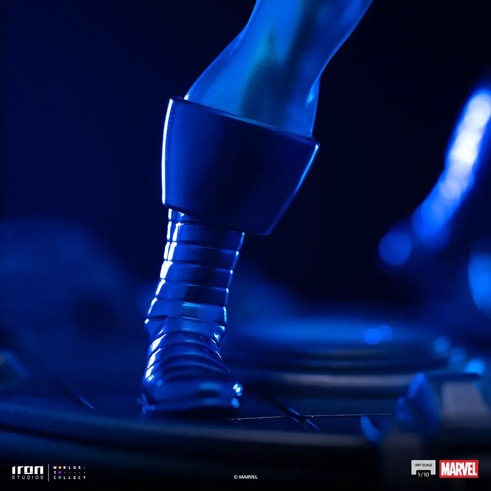 Statue Iron Man Stealth armor leg figure by Iron Studios, Marvel 1/10 Art Scale, blue lighting.