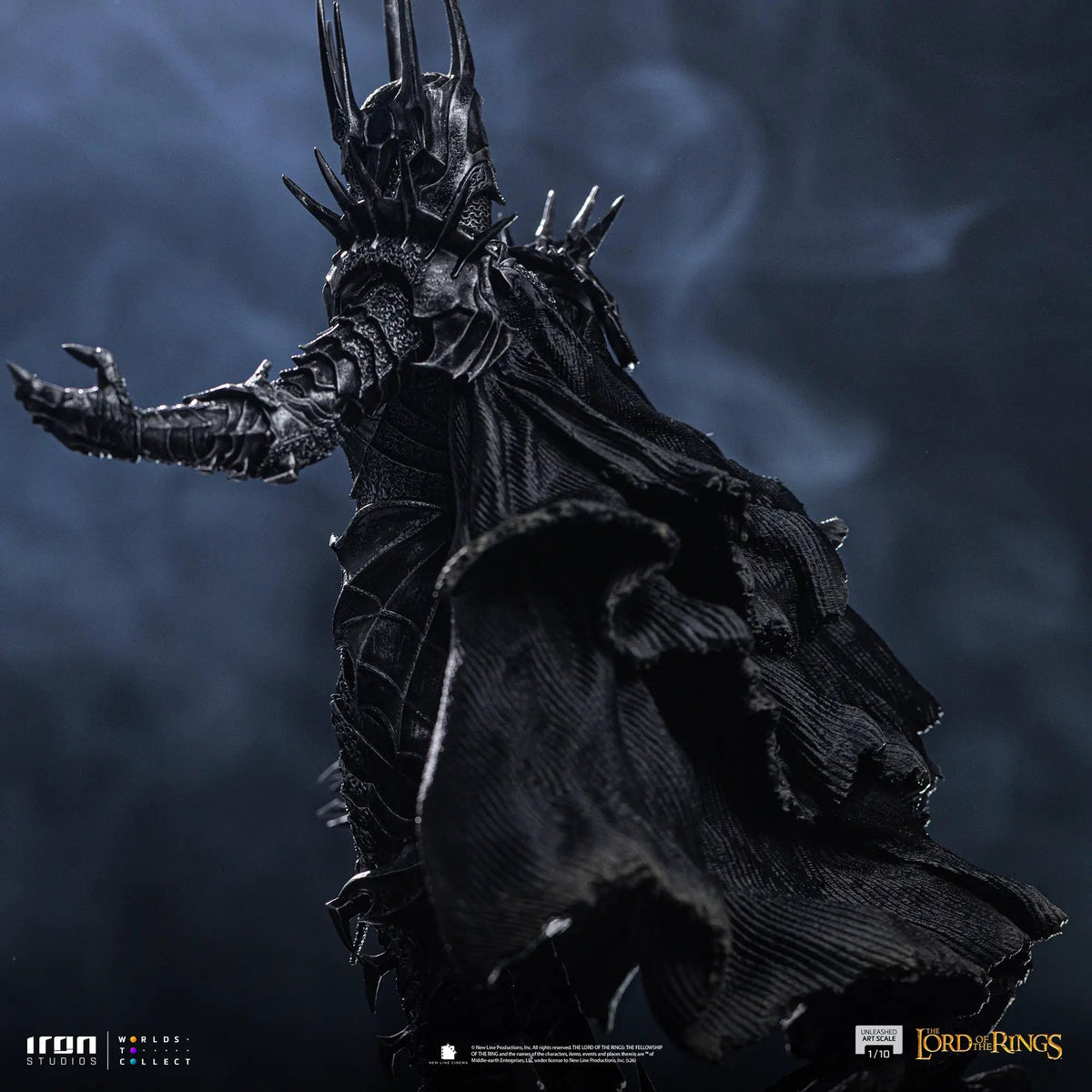 Statue Sauron Unleashed by Iron Studios, The Lord of the Rings, Art Scale 1/10, black armored figure