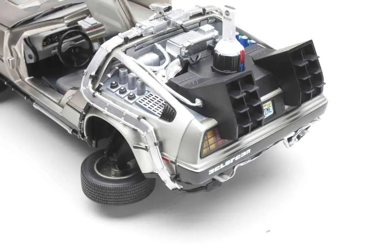 Diecast SUN STAR Regreso al Futuro II DeLorean 1/18 coche de juguete plateado con motor expuesto e interior detallado