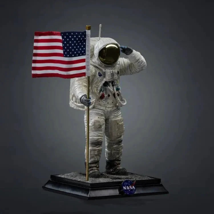 Statue Apollo 11 Astronaut collectible in white spacesuit with US flag, NASA base, Iron Studios