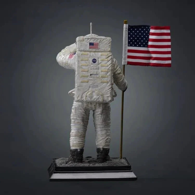 IRON STUDIOS Apollo 11 Astronaut statue in white suit holding US flag, NASA Legacy Replica 1/4