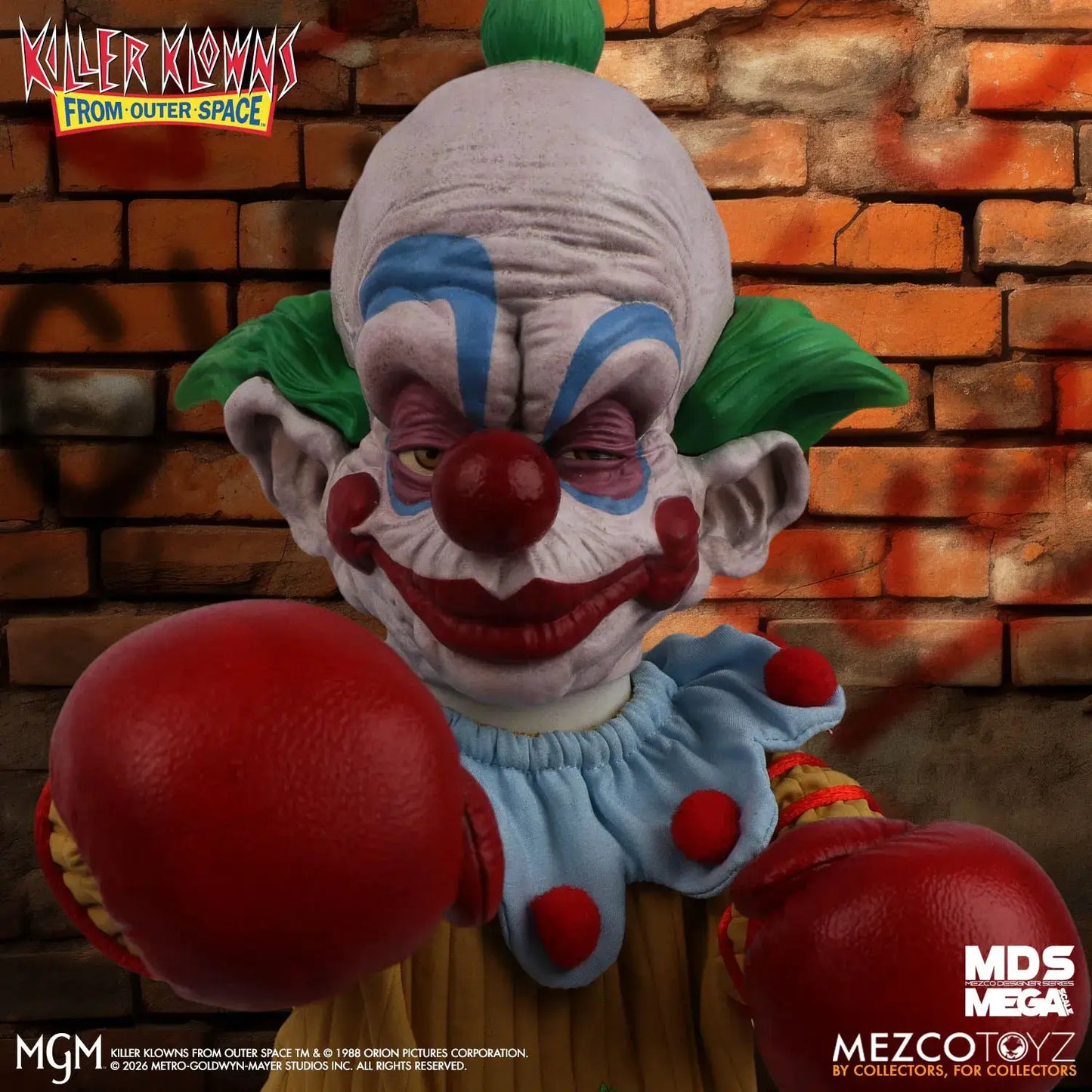 Killer Klowns From Outer Space Shorty MDS Mega Scale clown figure with red boxing gloves by MEZCO TOYS