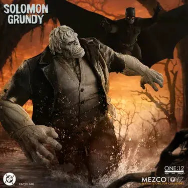 Figura de acción Solomon Grundy de MEZCO TOYS, DC Comics One:12 Collective, 1/12, figura gris con traje oscuro.