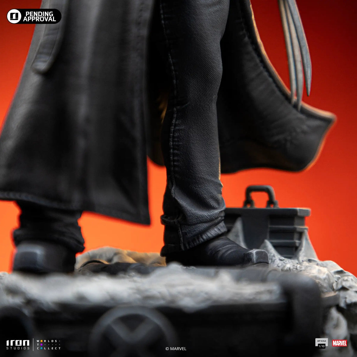 Old Man Logan statue, black and white X-Men 1/10 art scale by Iron Studios.