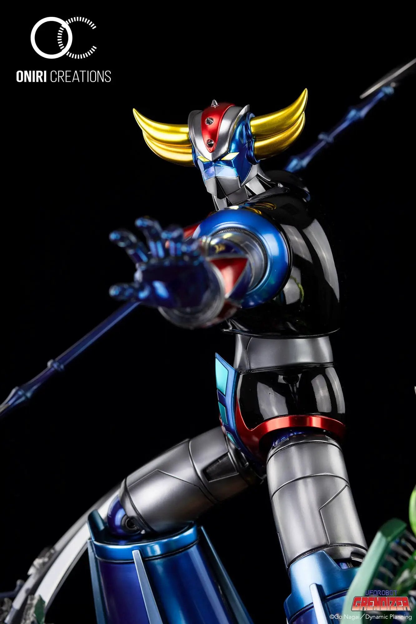 UFO Robot Grendizer premium statue by ONIRI CREATIONS; blue, silver, and gold mecha figure.