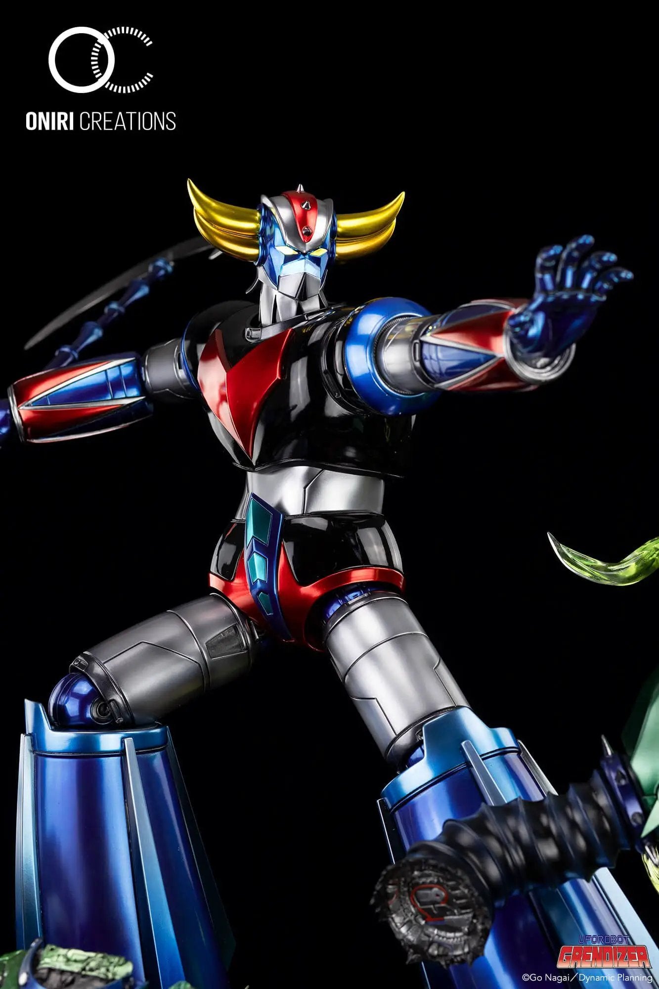 UFO Robot Grendizer Premium Statue by ONIRI CREATIONS, metallic red/blue with gold horns.