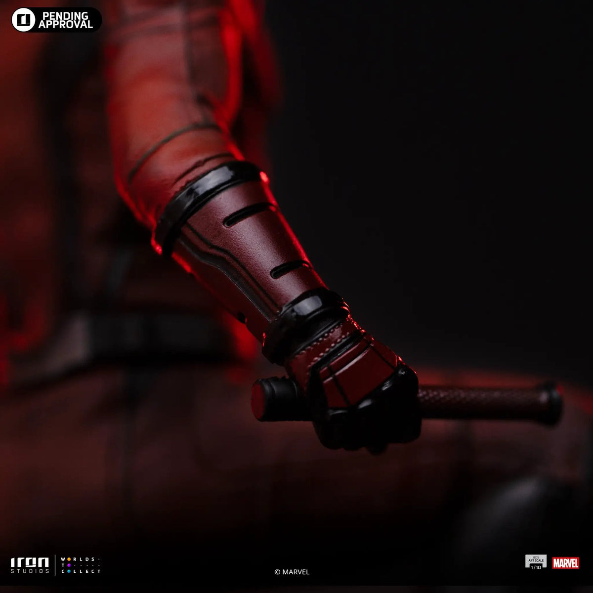 Statue Daredevil figure by Iron Studios, Born Again, Art Scale 1/10; red suit leg close-up