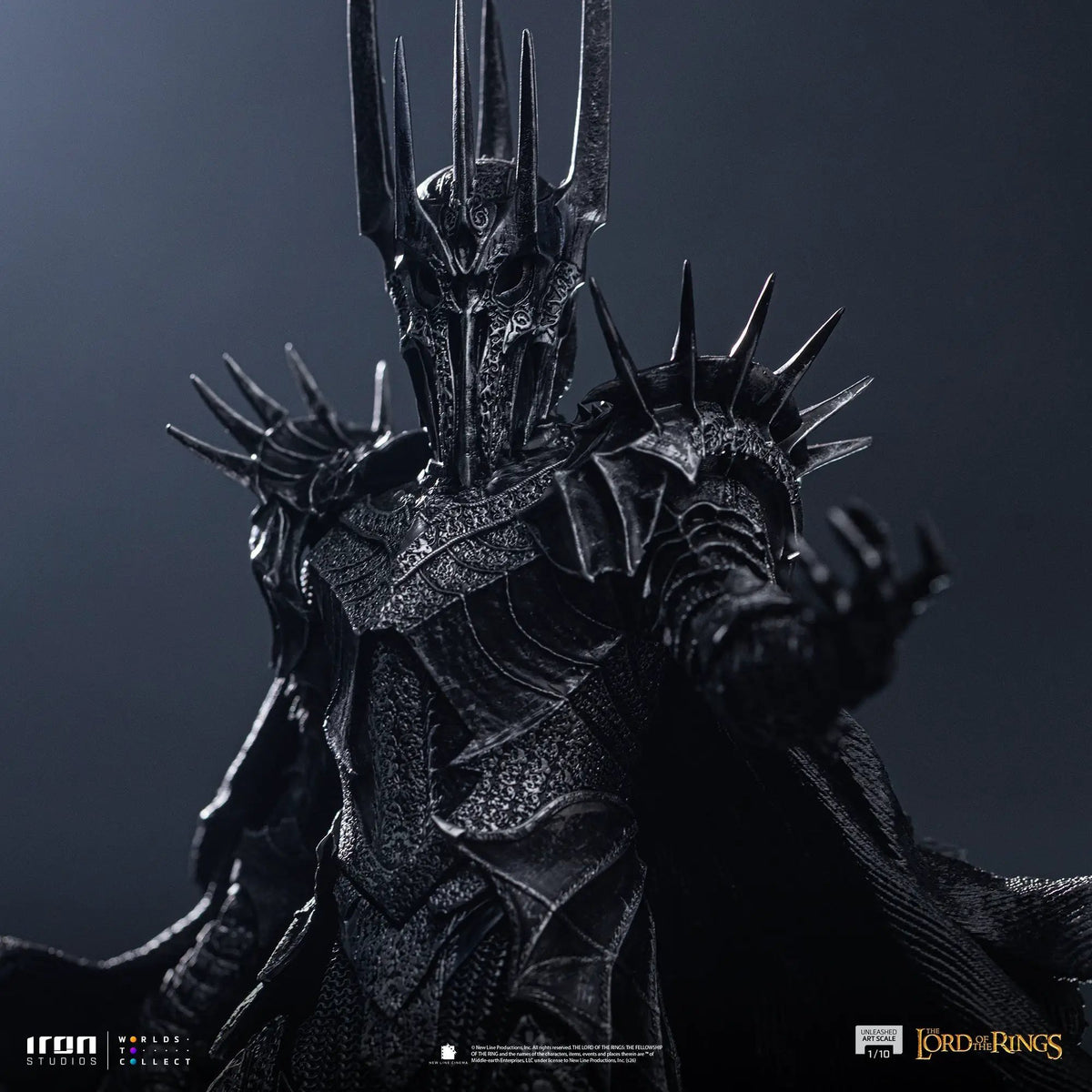 Statue Sauron Unleashed from The Lord of the Rings, Iron Studios, 1/10 scale, black spiked armor.