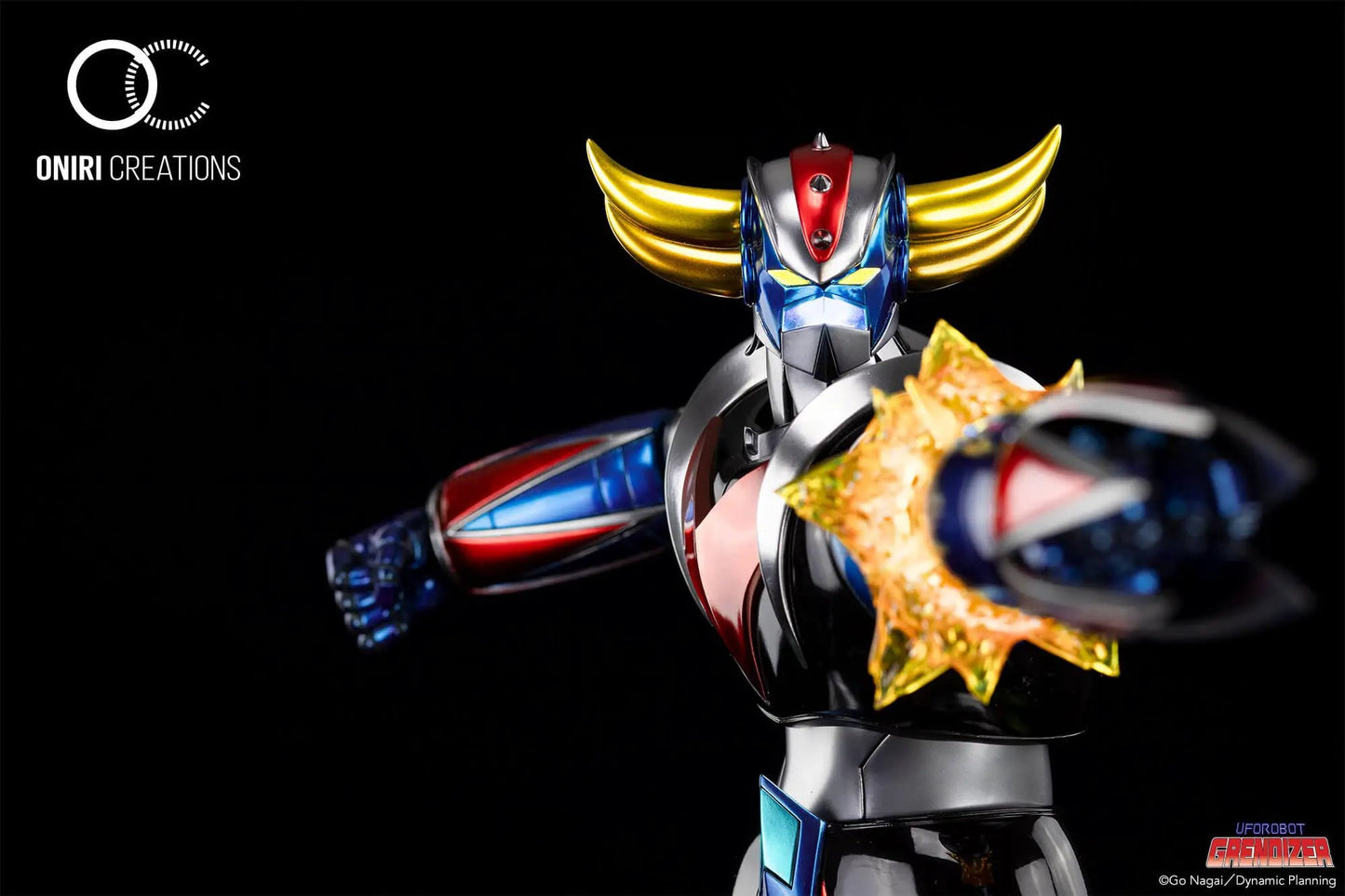 UFO Robot Grendizer premium statue by ONIRI CREATIONS with silver-blue armor and gold horns