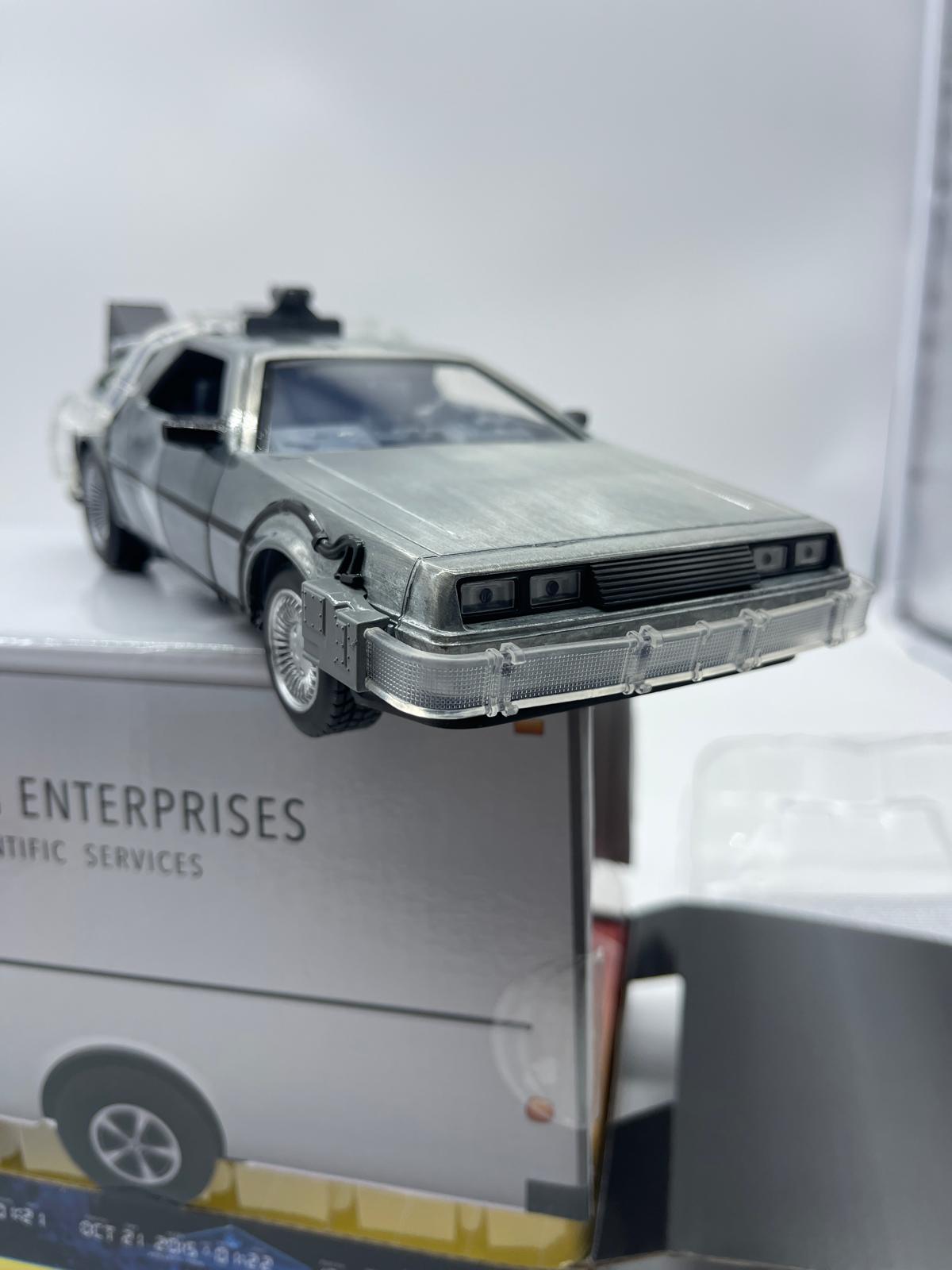 Delorean 40 aniversario 1/24 Back To The Future Hollywood Rides