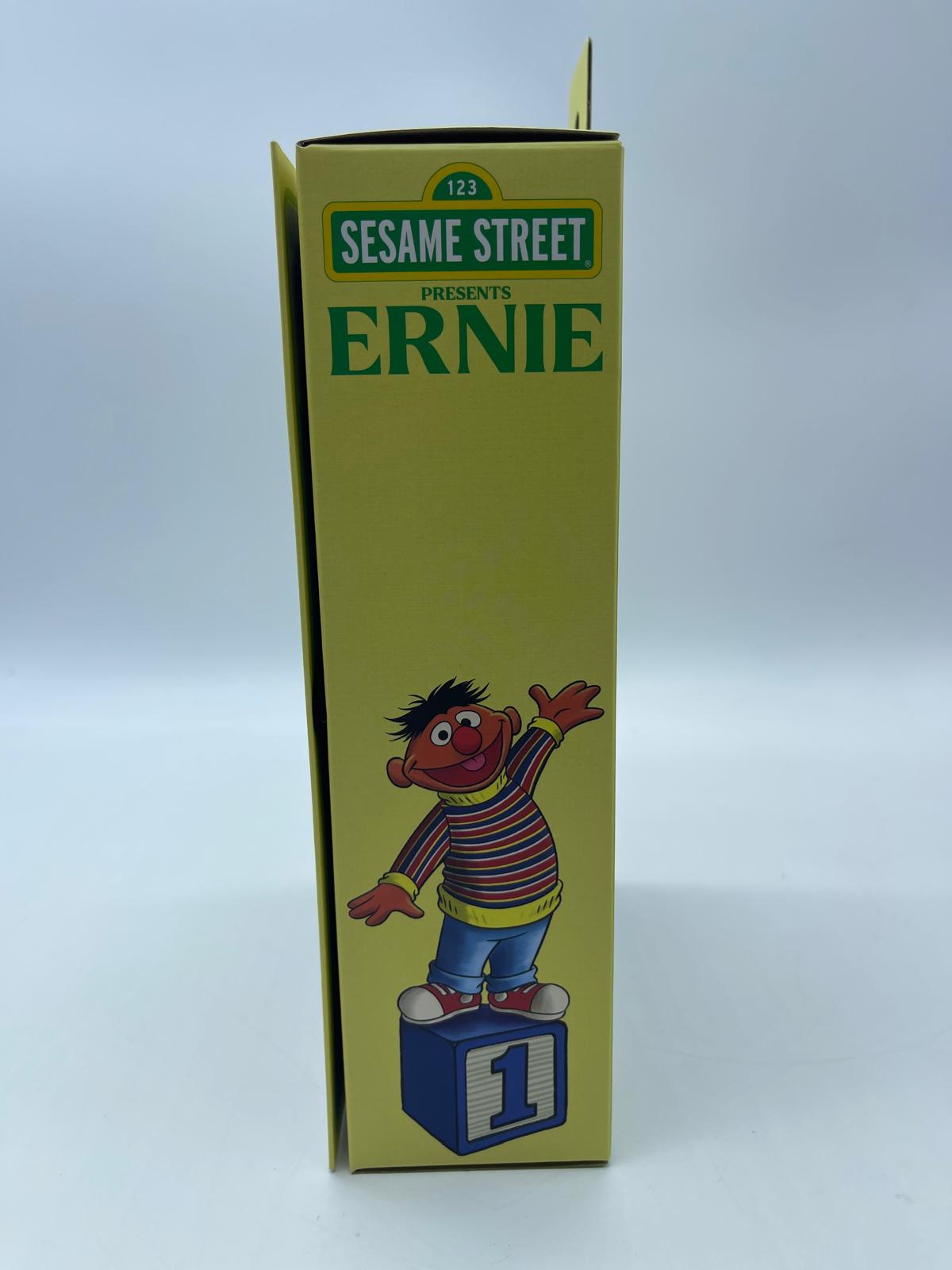 Sesame Street Figura Ultimate Ernie/ Epi 18 cm