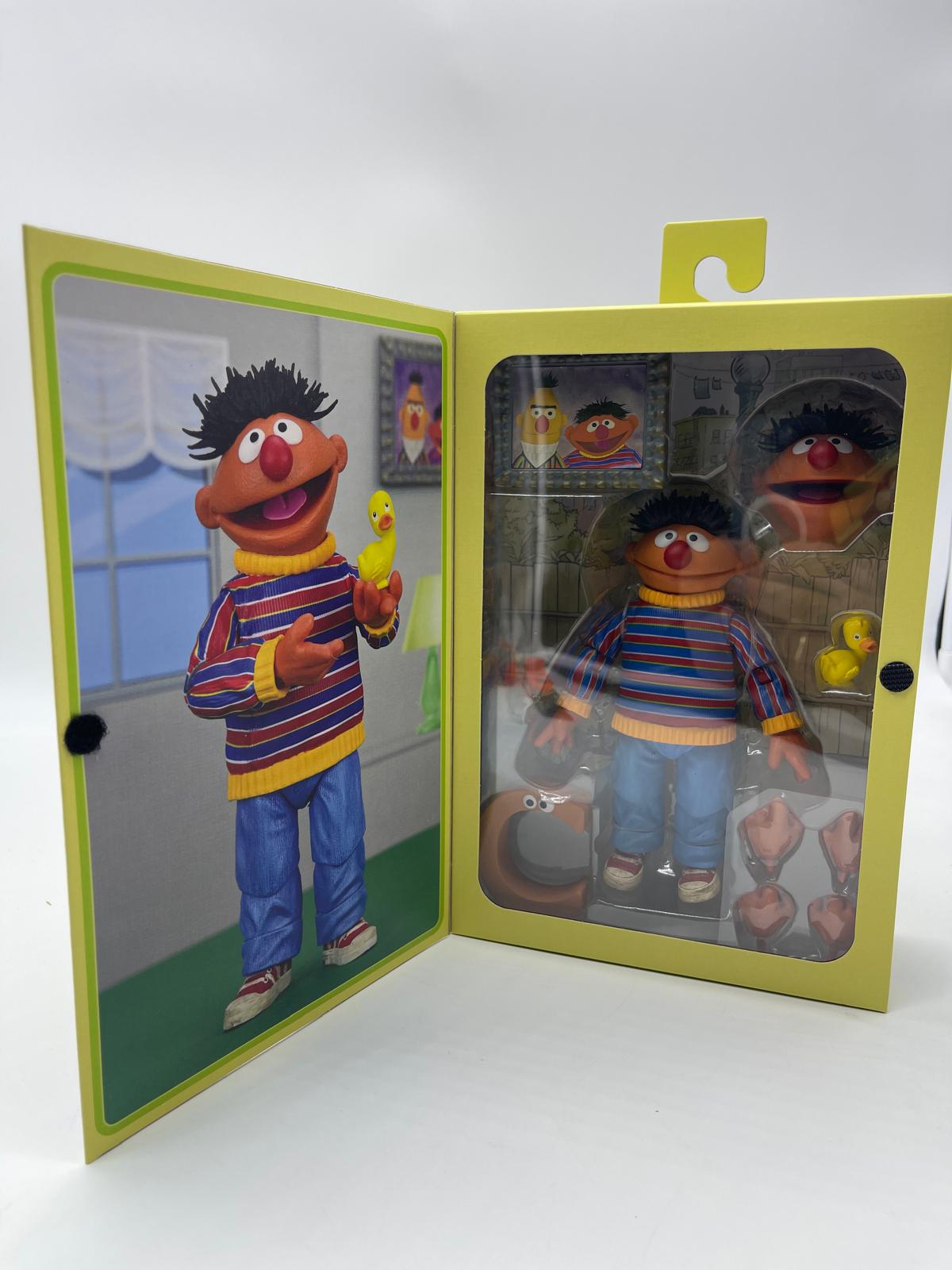Sesame Street Figura Ultimate Ernie/ Epi 18 cm