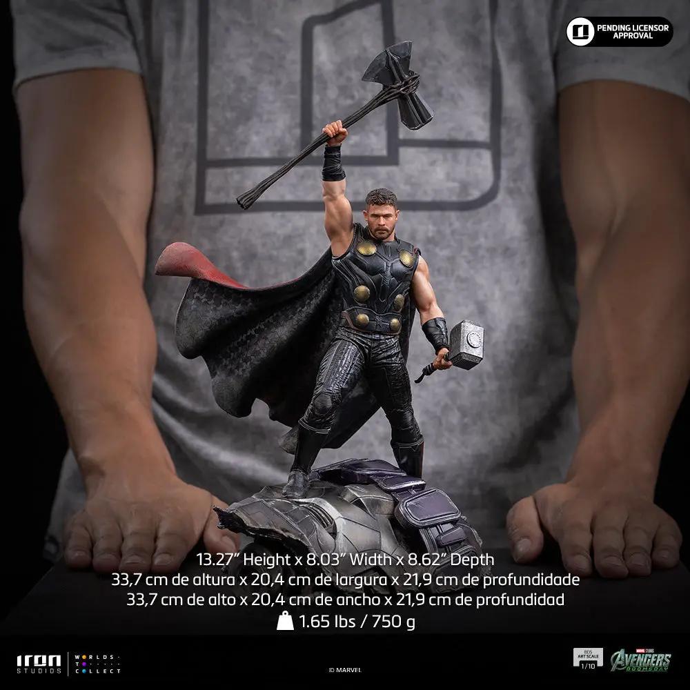 Statue Thor by Iron Studios, Avengers: Doomsday, BDS Art Scale 1/10, with raised hammer and black cape.