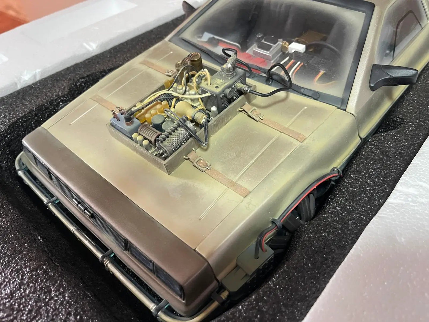 Delorean 1/10 scale art statue set by Iron Studios with exposed engine detail, 57 cm