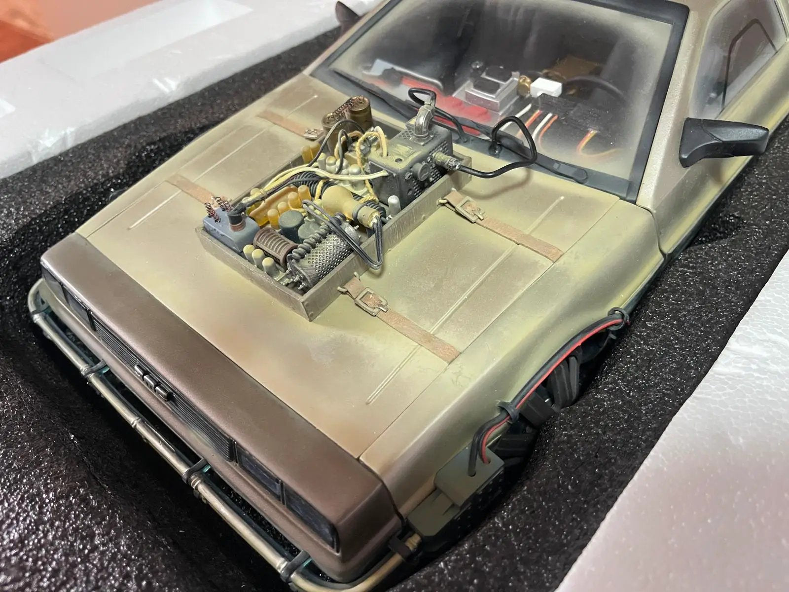 Delorean 1/10 scale art statue set by Iron Studios with exposed engine detail, 57 cm