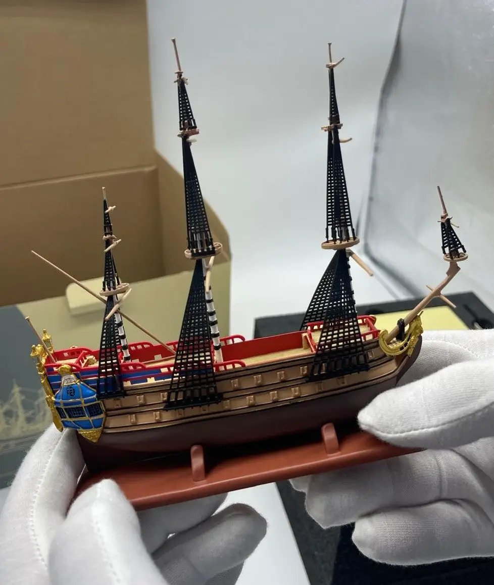 Tintin Unicorn ship resin collectible by MOULINSART, 25 cm, brown hull with black lattice masts